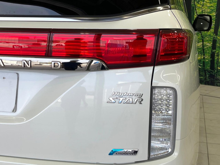 2013 Nissan Elgrand DBA-TE52 (UW-6a03eb0a5250d)[14]