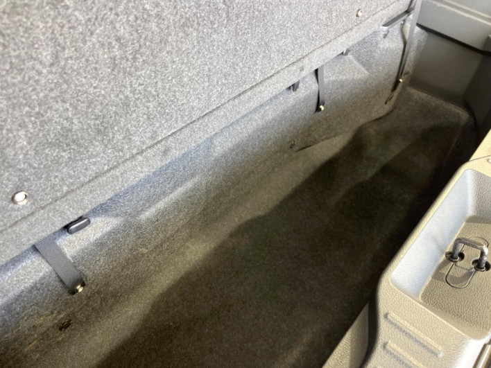 2013 Nissan Elgrand DBA-TE52 (UW-6a03eb0a5250d)[17]