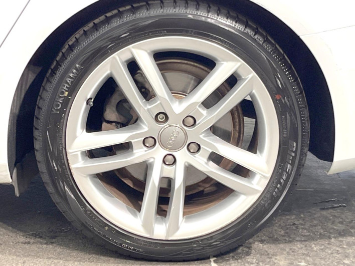 2015 Audi A4 Avant DBA-8KCDN (UW-6a03eb17ecf99)[8]