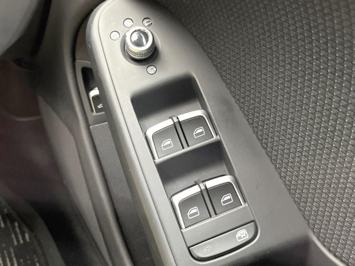 2015 Audi A4 Avant DBA-8KCDN (UW-6a03eb17ecf99)[23]