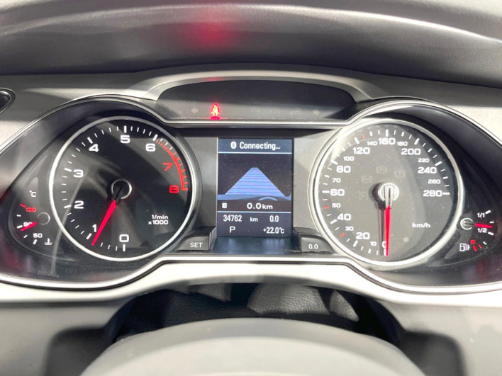 2015 Audi A4 Avant DBA-8KCDN (UW-6a03eb17ecf99)[25]