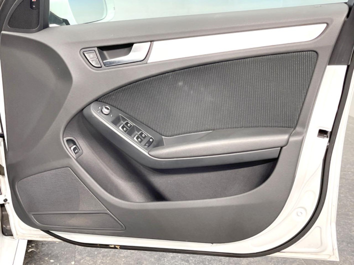 2015 Audi A4 Avant DBA-8KCDN (UW-6a03eb17ecf99)[20]