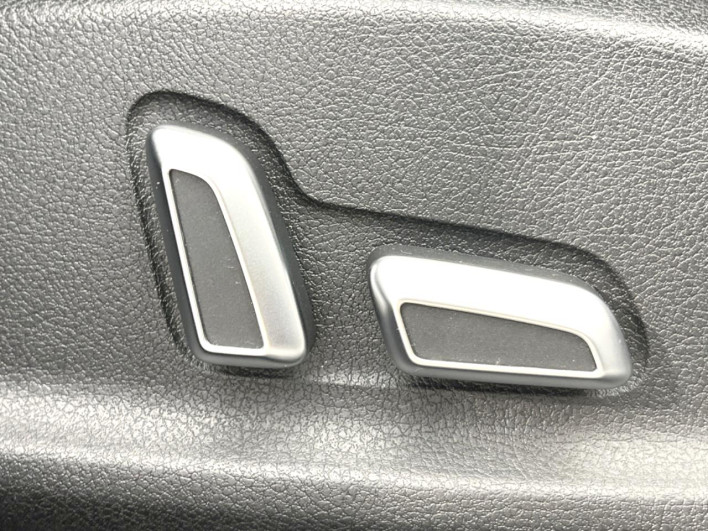 2015 Audi A4 Avant DBA-8KCDN (UW-6a03eb17ecf99)[22]