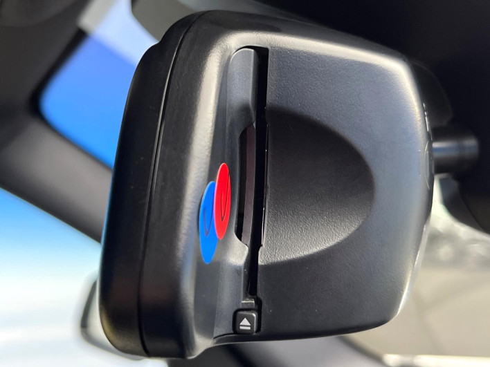 2017 BMW 1 Series DBA-1R15 (UW-6a03eb18d4d30)[23]