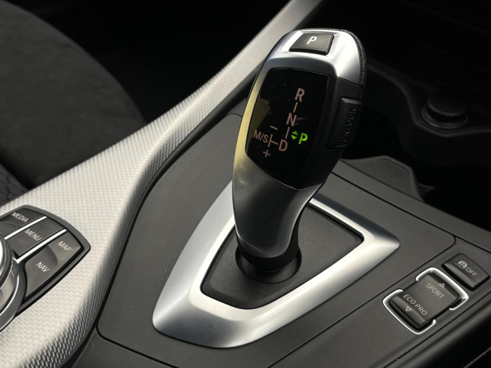 2017 BMW 1 Series DBA-1R15 (UW-6a03eb18d4d30)[17]