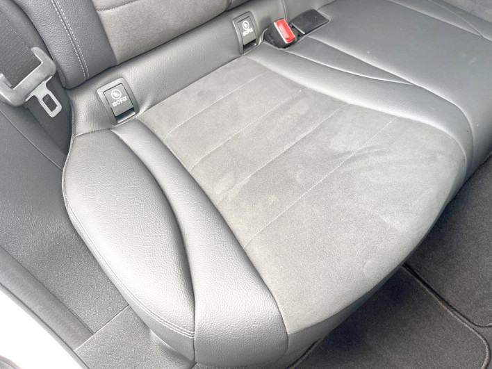 2018 Mercedes Benz GLC DBA-253946 (UW-6a03eb1e47a1a)[21]