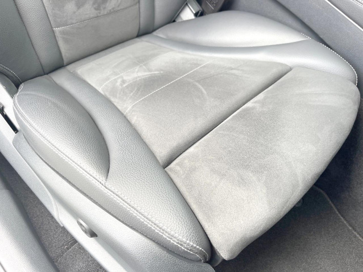 2018 Mercedes Benz GLC DBA-253946 (UW-6a03eb1e47a1a)[26]