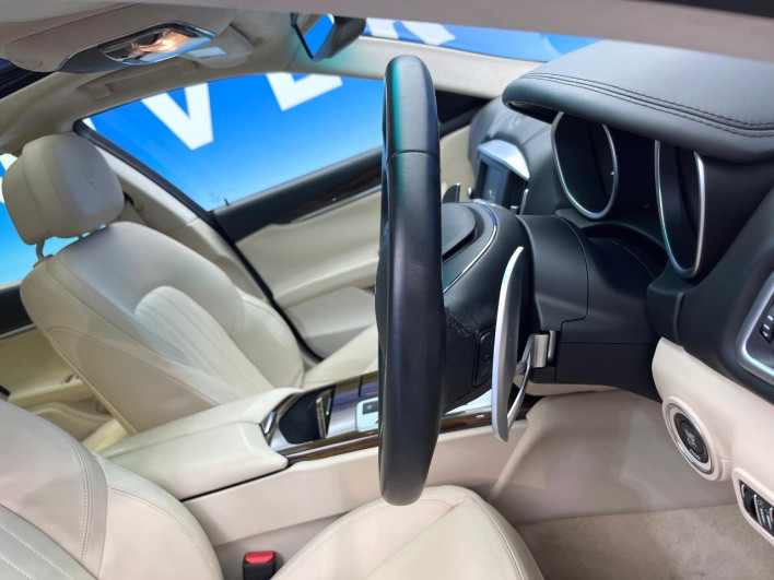 2014 Maserati Ghibli ABA-MG30A (UW-6a03eb2451d7b)[27]