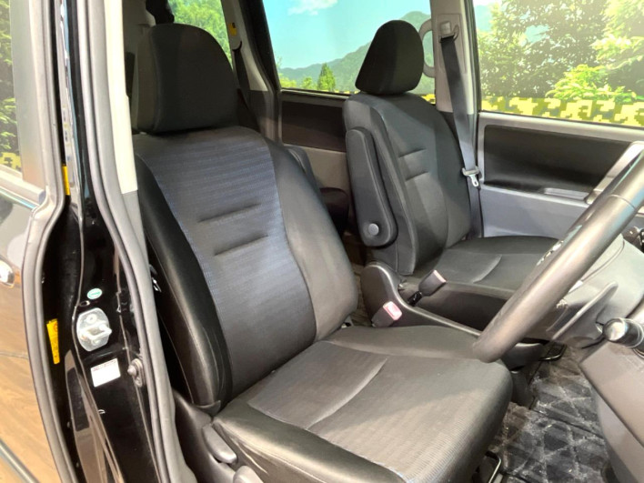 2009 Toyota Voxy DBA-ZRR70W (UW-6a03eb271169a)[25]