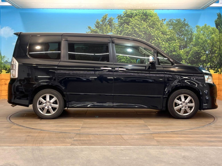 2009 Toyota Voxy DBA-ZRR70W (UW-6a03eb271169a)[11]