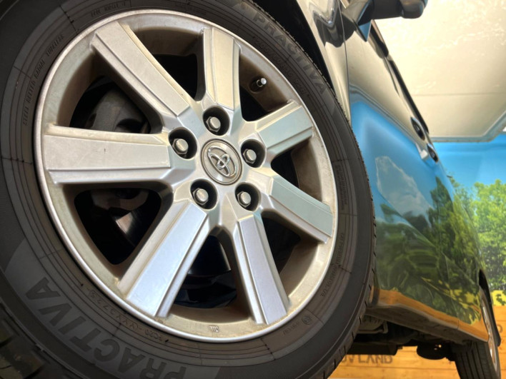 2009 Toyota Voxy DBA-ZRR70W (UW-6a03eb271169a)[18]