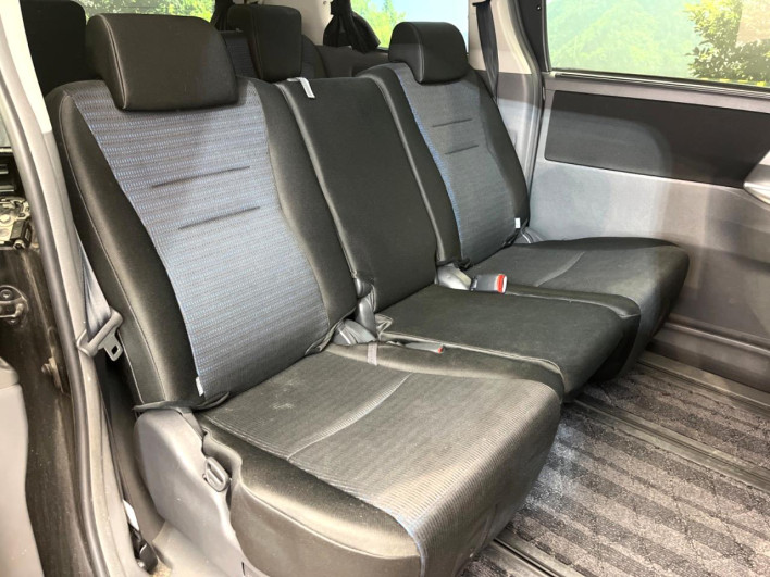 2009 Toyota Voxy DBA-ZRR70W (UW-6a03eb271169a)[26]