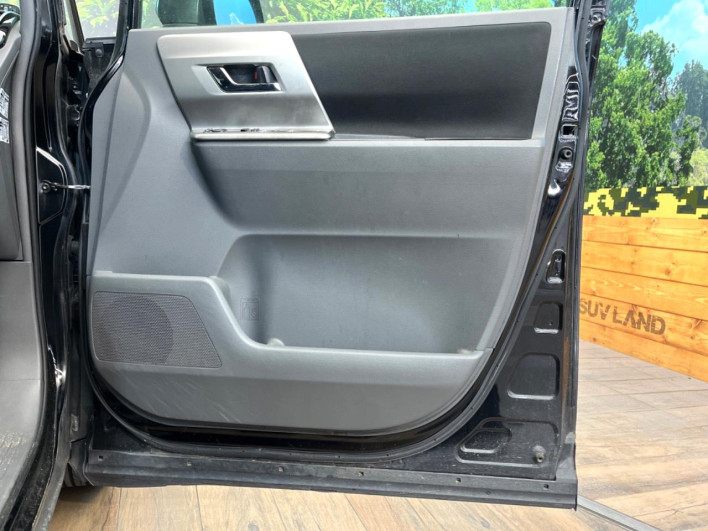 2009 Toyota Voxy DBA-ZRR70W (UW-6a03eb271169a)[17]