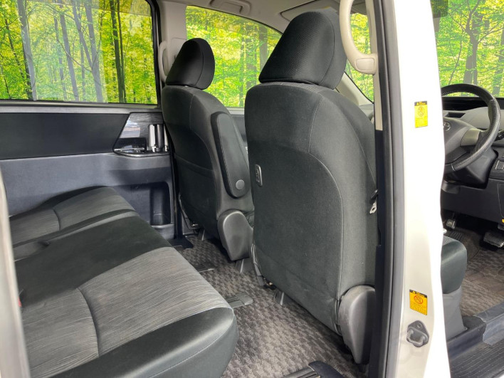 2013 Toyota Noah DBA-ZRR75W (UW-6a03eb279971b)[25]