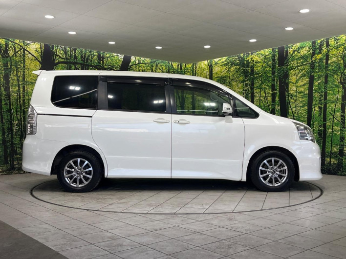 2013 Toyota Noah DBA-ZRR75W (UW-6a03eb279971b)[21]
