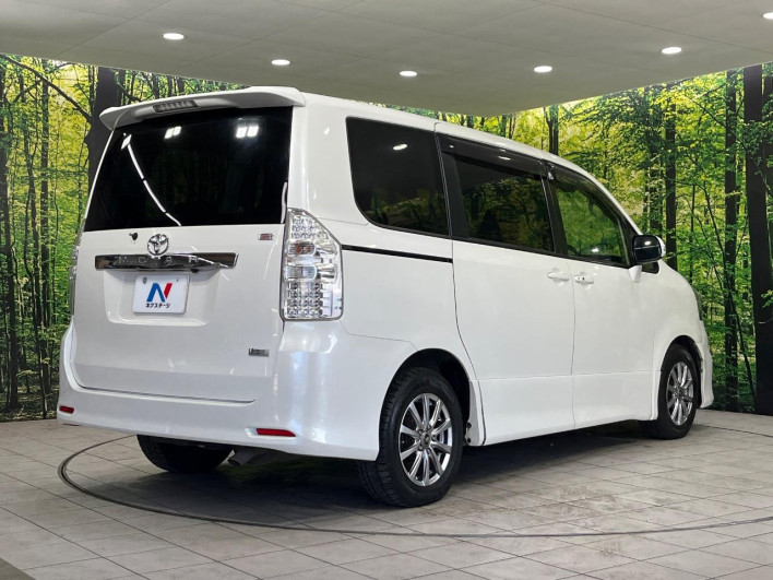 2013 Toyota Noah DBA-ZRR75W (UW-6a03eb279971b)[27]