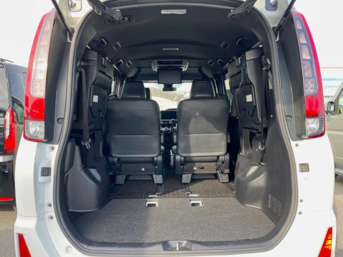 2016 Toyota Noah DBA-ZRR80W (UW-6a03eb2a37ecc)[6]