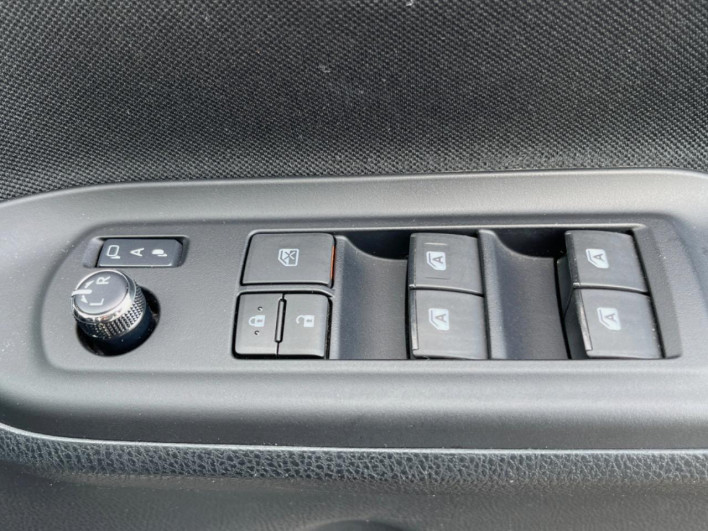 2016 Toyota Noah DBA-ZRR80W (UW-6a03eb2a37ecc)[12]