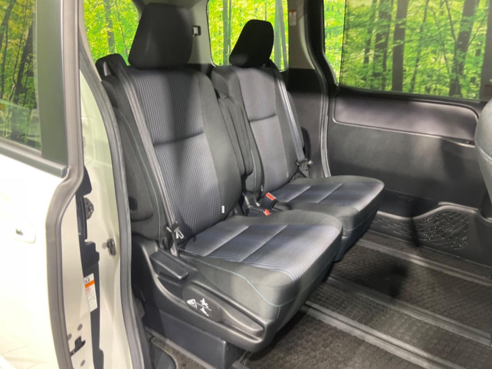 2017 Toyota Noah DBA-ZRR80W (UW-6a03eb2a779ed)[29]