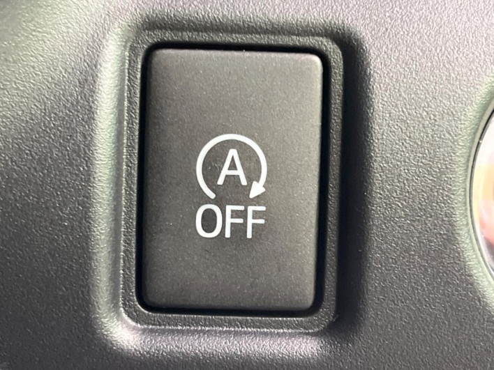 2020 Toyota Voxy 3BA-ZRR80W (UW-6a03eb2d7fc9b)[21]