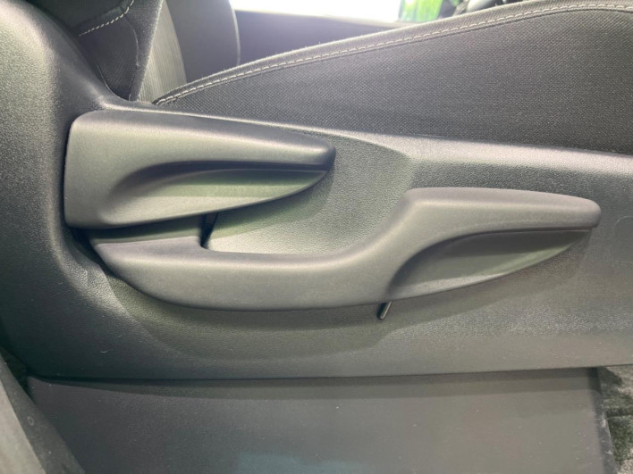 2020 Toyota Voxy 3BA-ZRR80W (UW-6a03eb2d7fc9b)[18]