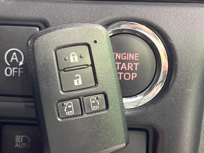 2020 Toyota Voxy 3BA-ZRR80W (UW-6a03eb2d7fc9b)[19]