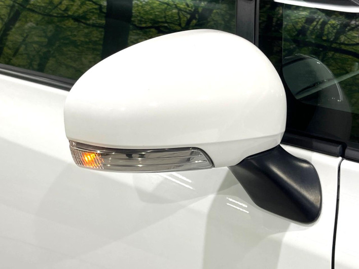 2011 Toyota Prius α DAA-ZVW41W (UW-6a03eb35ec762)[14]