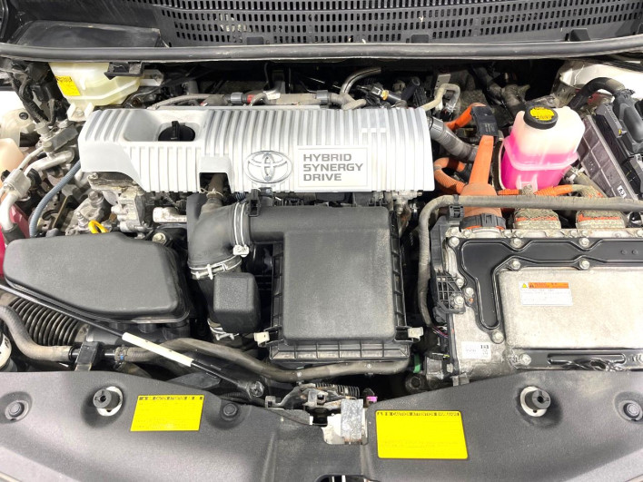 2011 Toyota Prius α DAA-ZVW41W (UW-6a03eb35ec762)[5]