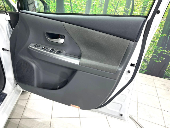2011 Toyota Prius α DAA-ZVW41W (UW-6a03eb35ec762)[27]