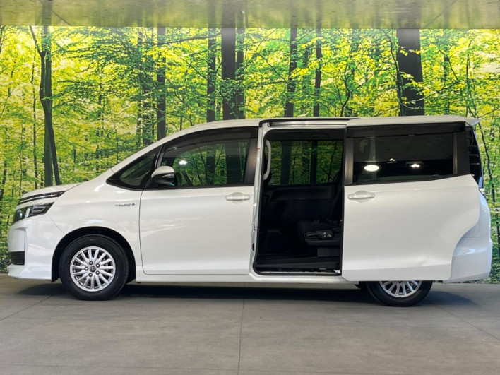 2014 Toyota Voxy DAA-ZWR80G (UW-6a03eb3e08833)[7]