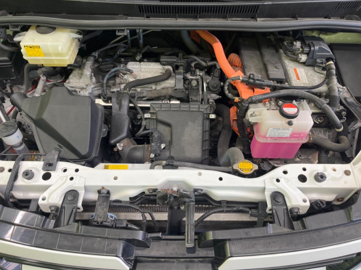 2014 Toyota Voxy DAA-ZWR80G (UW-6a03eb3e08833)[4]