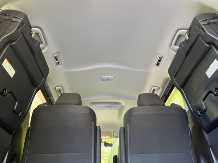2014 Toyota Voxy DAA-ZWR80G (UW-6a03eb3e08833)[15]