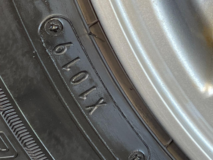 2014 Toyota Voxy DAA-ZWR80G (UW-6a03eb3e08833)[24]