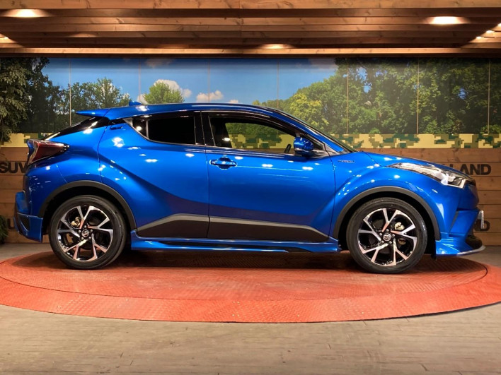 2017 Toyota C-HR DAA-ZYX10 (UW-6a03eb462c28a)[18]