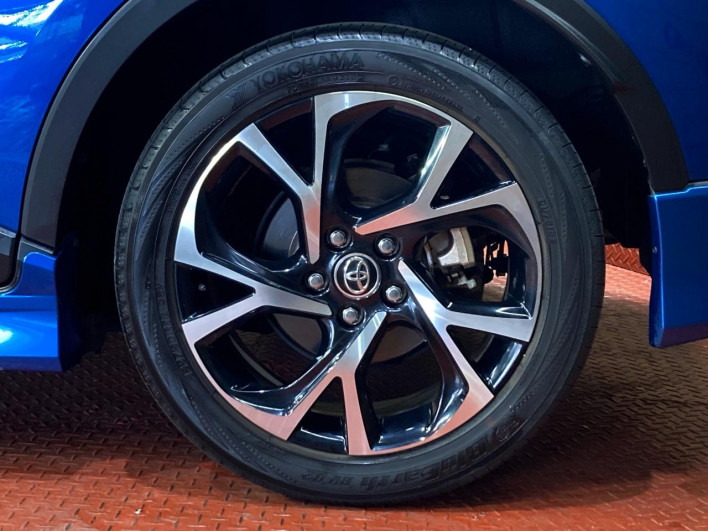 2017 Toyota C-HR DAA-ZYX10 (UW-6a03eb462c28a)[13]