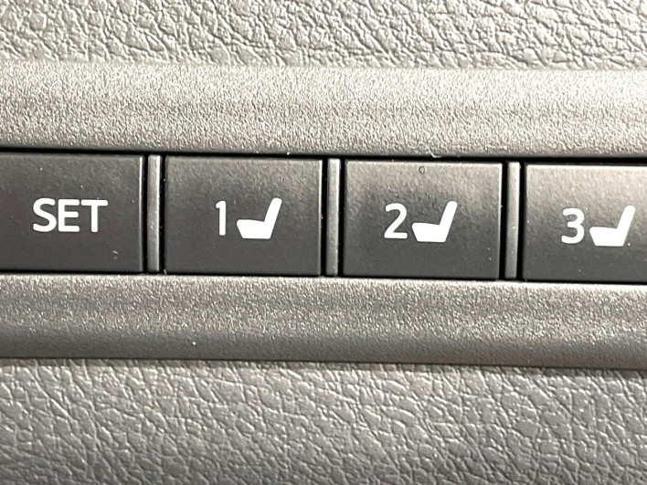 2014 Toyota Alphard Hybrid DAA-ATH20W (UW-6a053b743ae59)[16]