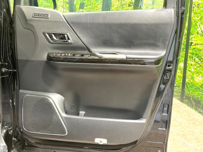 2014 Toyota Alphard Hybrid DAA-ATH20W (UW-6a053b743ae59)[14]