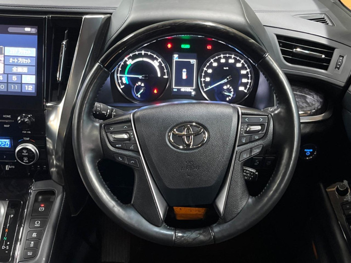 2020 Toyota Alphard Hybrid 6AA-AYH30W (UW-6a053b7ed87ed)[17]