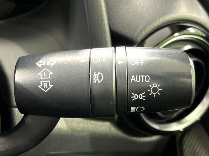 2016 Mazda Demio LDA-DJ5AS (UW-6a053b9a0d71a)[27]
