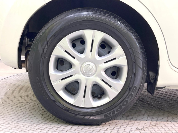 2013 Nissan Note DBA-E12 (UW-6a053b9e9567b)[18]