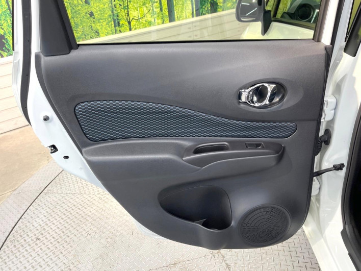 2013 Nissan Note DBA-E12 (UW-6a053b9e9567b)[28]