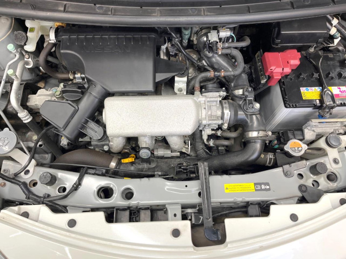 2013 Nissan Note DBA-E12 (UW-6a053b9e9567b)[4]