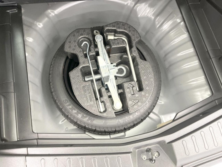 2014 Nissan Note DBA-E12 (UW-6a053b9eacc38)[24]