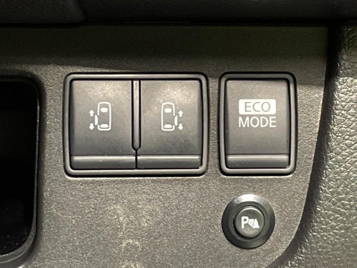 2012 Nissan Serena DBA-FC26 (UW-6a053ba3845dc)[18]