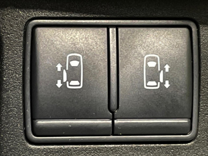 2012 Nissan Serena DBA-FC26 (UW-6a053ba3845dc)[19]