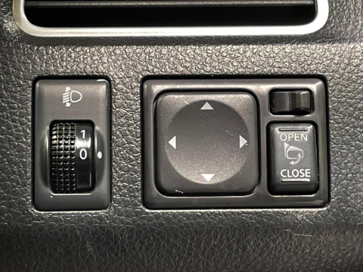 2012 Nissan Serena DBA-FC26 (UW-6a053ba3845dc)[17]