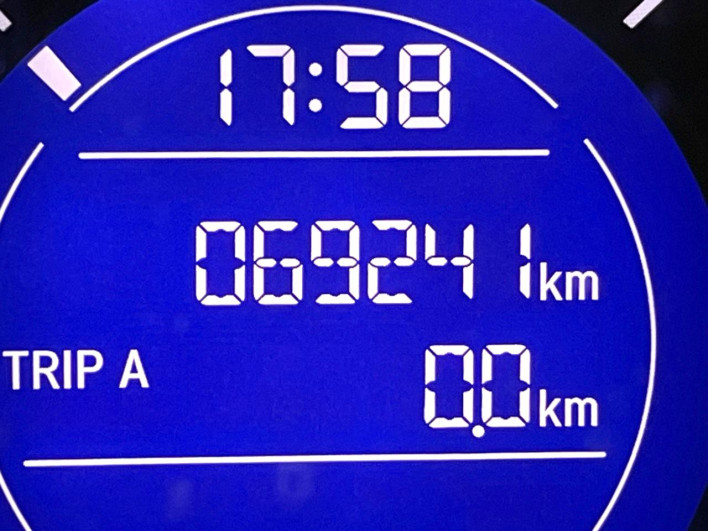 2017 Honda Fit DBA-GK3 (UW-6a053bb3a6e3d)[2]