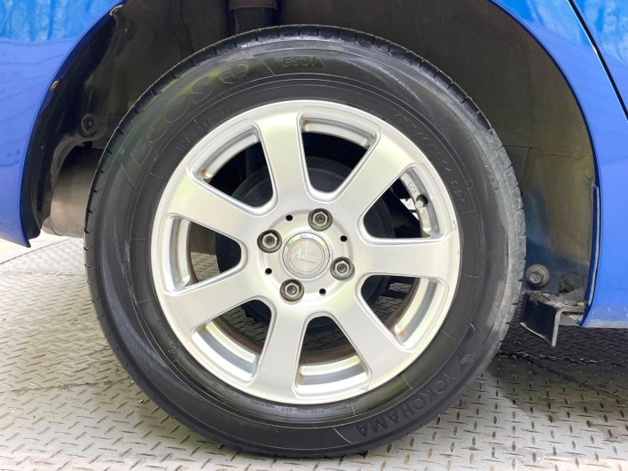 2017 Honda Fit DBA-GK3 (UW-6a053bb3a6e3d)[20]