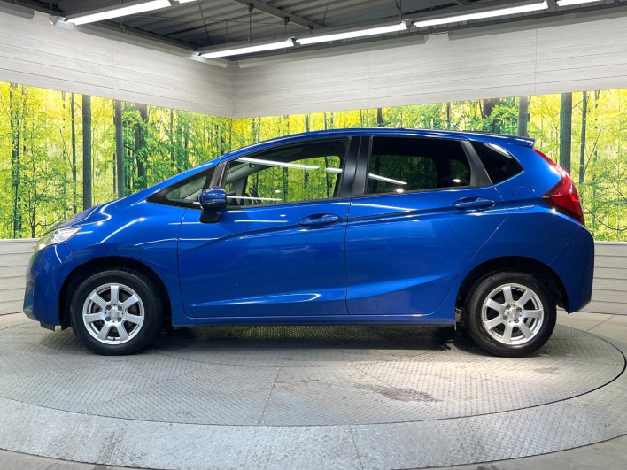2017 Honda Fit DBA-GK3 (UW-6a053bb3a6e3d)[14]