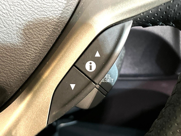 2011 Honda Fit Hybrid DAA-GP1 (UW-6a053bb4a454a)[25]